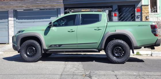 MITSUBISHI L200 TRITON 2.4 16V TURBO DIESEL SPORT SAVANA CD 4P 4X4 AUTOMÁTICO